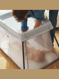 BabyBjörn Travel Cot Light – Silver BabyBjorn Mama's Joy