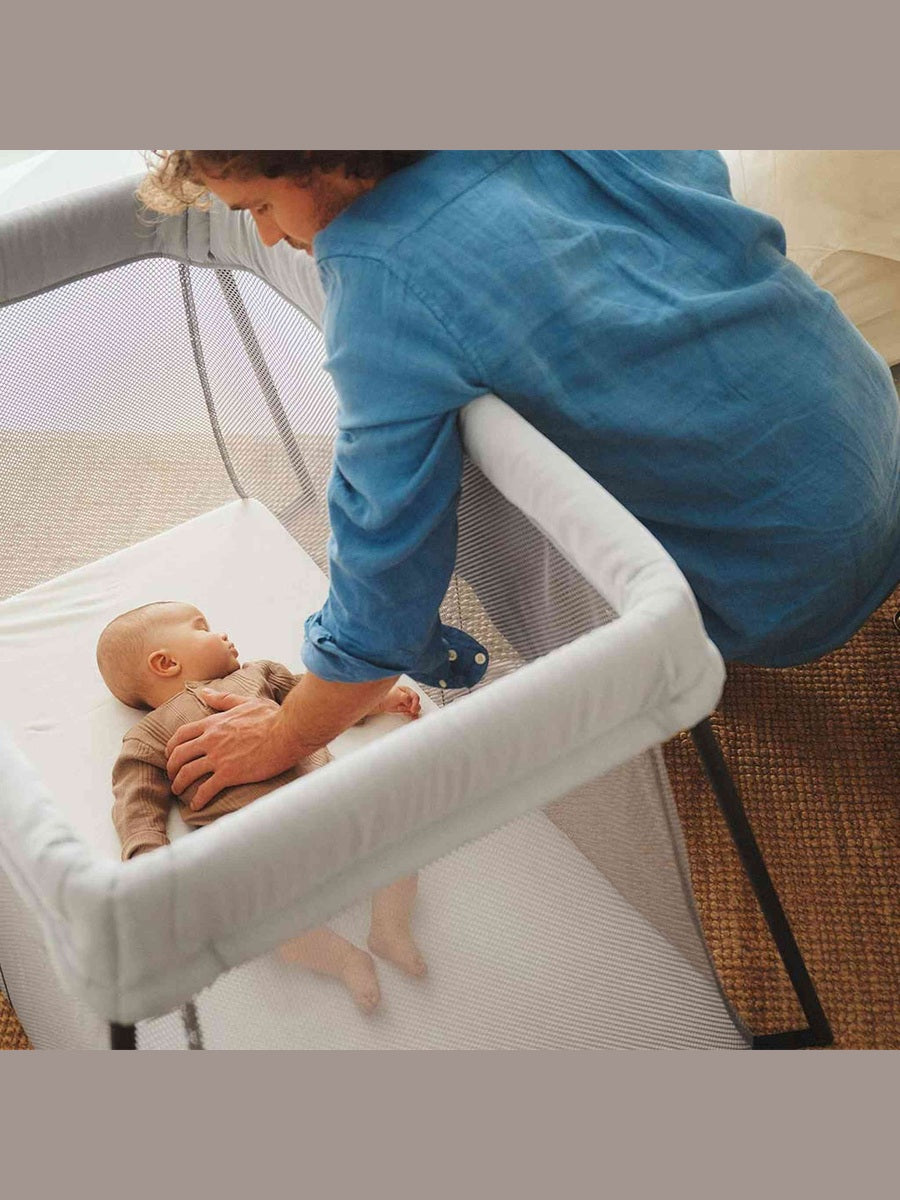 BabyBjörn Travel Cot Light – Silver BabyBjorn Mama's Joy