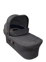 Joie Ramble XL Signature Carrycot Elegant and Versatile - Eclipse Joie Mama's Joy