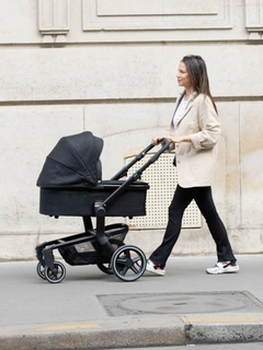 Joolz Hub+ Carrycot – Brilliant Black Joolz Mama's Joy